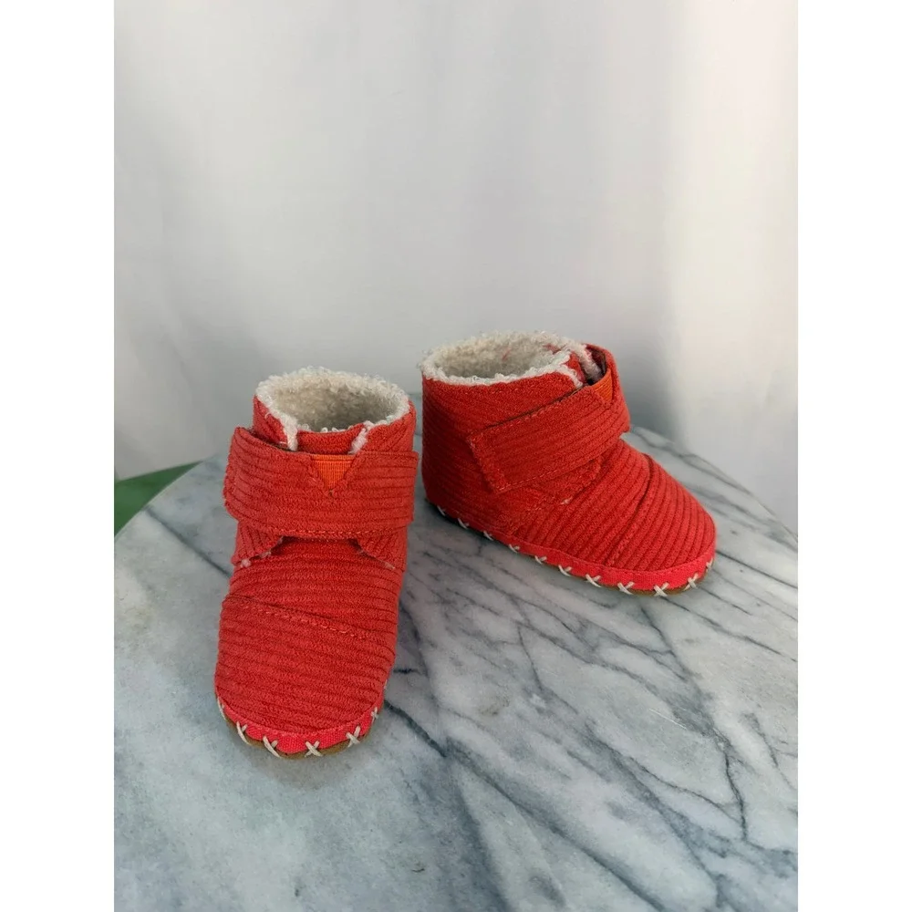 Tiny TOMS Baby Red/Pink Corduroy Faux Fur Lined Crib Booties Size 4 Infant Shoes